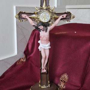 Breeze Handicrafts Polyresin Crucifixion Christ Jesus Statue on Cross Christian Gift Jesus Idol for Table Decor Wall Hanging Showpiece