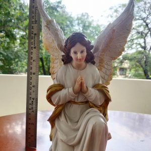 Breeze Handicrafts Polyresin Statue Christian Gift on Holy Communion Kneeling Guardian Angel Statue Christian Decor Showpiece Religious Idol White