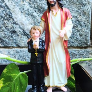 Christian Gift Polyresin Statue of Jesus and Holy Communion Gift to Boy Statue Catholic Religious Showpiece Decor